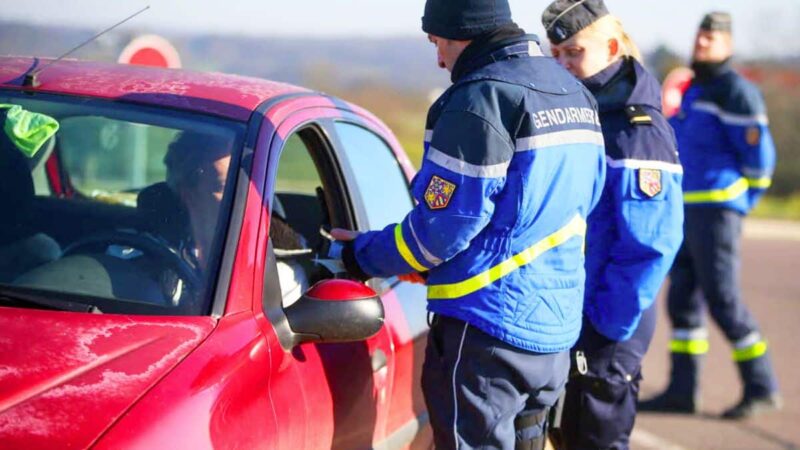 Automobilistes : attention, cette chose que l’on fait tous sur la route est en réalité interdite