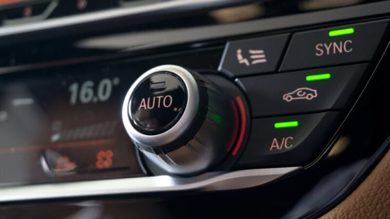 Économies, santé : ce bouton dans votre voiture a bien des avantages