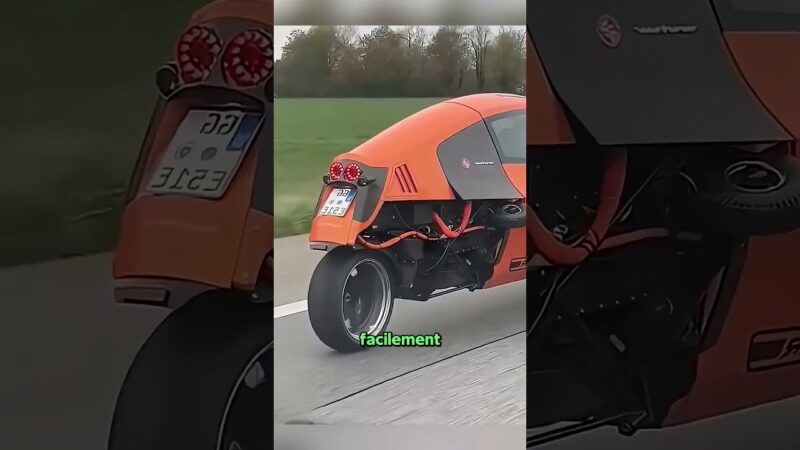 [Vidéo] La Motocyclette Qui Refuse De Tomber