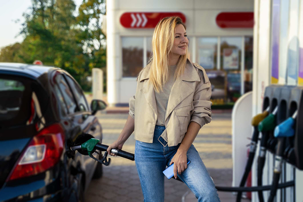 « Je fais le plein pour moins cher à chaque fois » : l’astuce légale que presque personne ne connaît